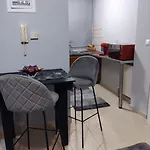 χαίρε, ξεΐνε, παρ' αμμι φιλησεαι Apartmán *