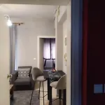 χαίρε, ξεΐνε, παρ' αμμι φιλησεαι 公寓 特里卡拉