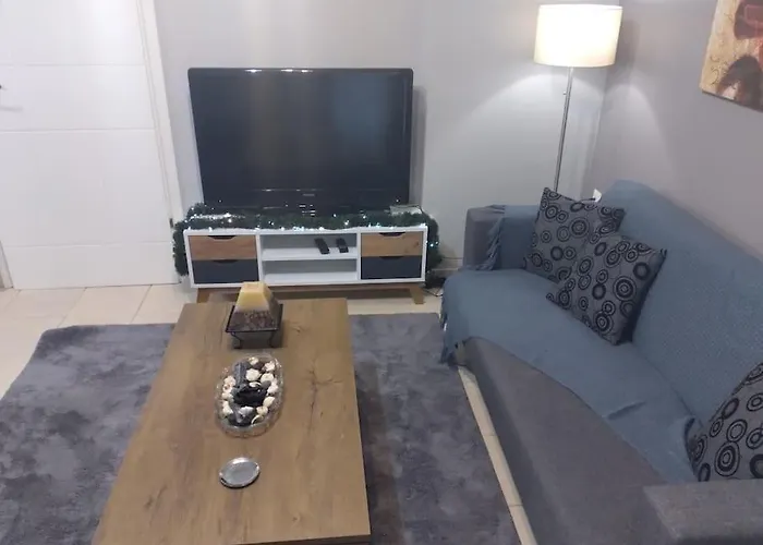 χαίρε, ξεΐνε, παρ' αμμι φιλησεαι Daire *